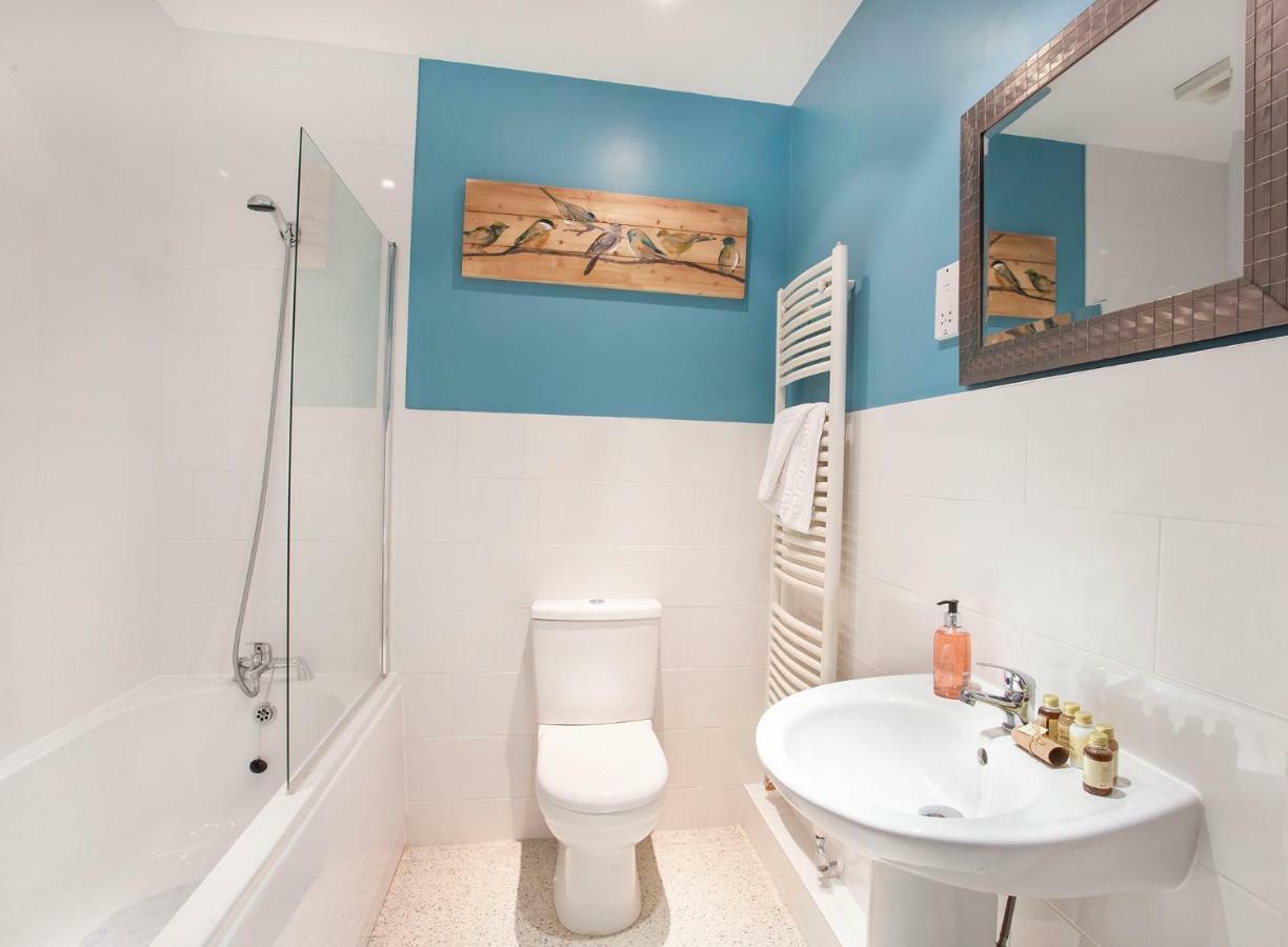 Thomas, Off Leeman Road, Sleeps 9 Villa York Exteriör bild